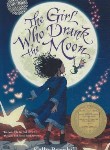 کتاب THE GIRL WHO DRANK THE MOON دختری که ماه را نوشید (مات)